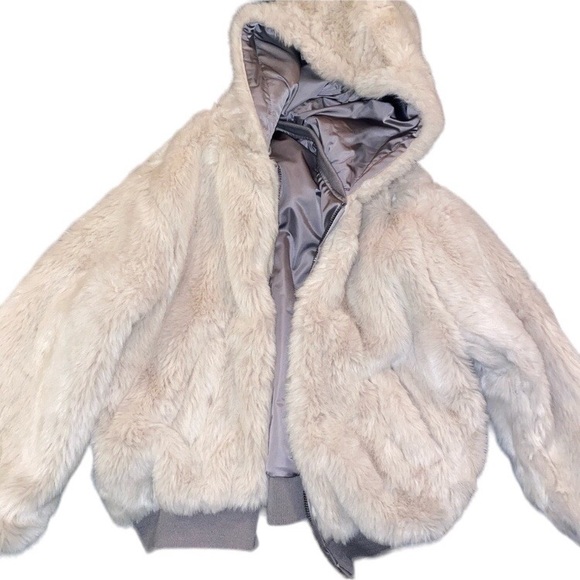 AE Reversible Faux Fur bomber jacket - Picture 4 of 7